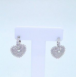 BRINCO ARGOLA COM PINGENTE DE CORAÇÃO DIAMOND