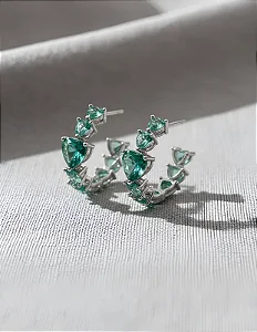 BRINCO ARGOLA CORAÇÕES ZIRCÔNIAS VERDES