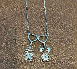 COLAR VENEZIANA CANGA CORAÇÕES MENINO E MENINA