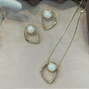 CONJUNTO COLAR BRINCO ORGÂNICO MONICA MADREPERÓLA