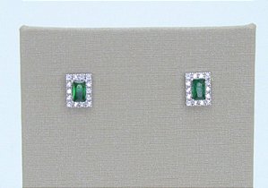 BRINCO RETANGULO DIAMOND ESMERALDA