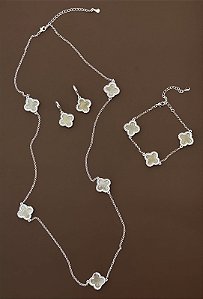 CONJUNTO COLAR BRINCO PULSEIRA TREVO MADREPEROLA