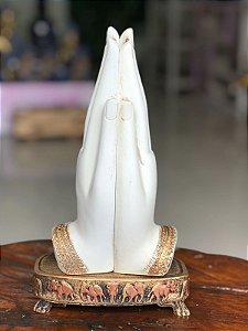 Mãos em prece (branco)