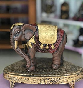 Elefante (marrom com dourado)