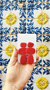 Brinco em formato orgânico pedras