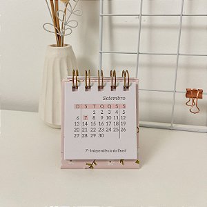 Mini Calendário de Mesa 2026 e 2027 Margaridas