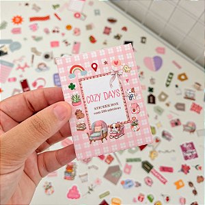 Sticker Box - 200 Adesivos Cozy Days - A Prova d' água - Variados Tamanhos de 1,5cm a 4cm