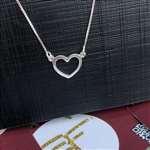 Colar Veneziana com Pingente Coração Vazado.