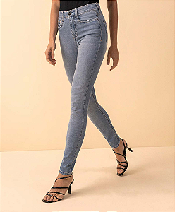 CALCA SKINNY LEZ A LEZ JEANS COM ELASTANO - JEANS CLARO