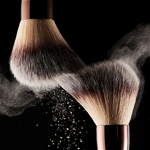 Veil™ Powder Brush - Hourglass
