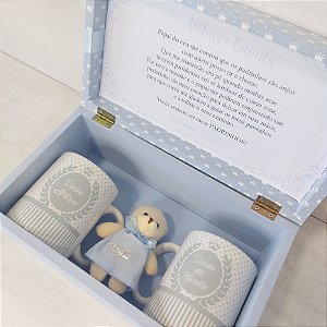Caixa convite para padrinhos – Canecas personalizadas e chaveiro ursinho