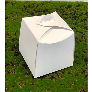 Caixa Panetone Branca 100g Fechado 10x10x10 com 10 un Assk Rizzo Confeitaria