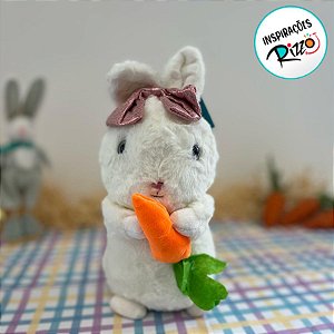 Coelho de Pelúcia Branco Segurando Cenoura com Laço Rosa - 25cm - 1 unidade - Rizzo