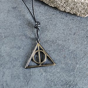 Colar Relíquias Triângulo Minimalista