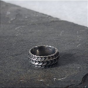 Anel Escama Prata com Detalhe Texturizado