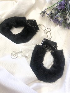 ALGEMA REVESTIDA COM PELÚCIA PRETA