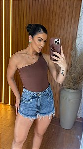 Short Jeans Tradicional Lavagem Clara Com Barra Desfiada