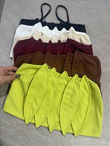 Cropped Scuba com Aplicação Sobreposta em Detalhe de Pétalas