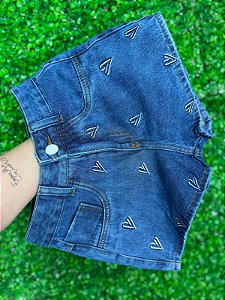 Short Jeans Azul com Bordado de Coração – Cintura Alta com Barra | 100% Algodão
