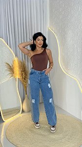 Calça Feminina Wide Leg Jeans lavagem marmorizada com Detalhe Destroyed e Cós Alto | Sem elastano