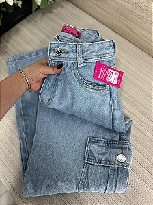Calça Feminina Jeans Wide Leg Cargo | Lavagem Clara | Com bolsos nas laterais | Cos Alto | Sem Elastano  - 100% Algodão
