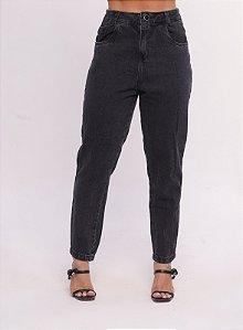 Calça Jeans MOM Cintura Alta Básica Lisa Lavagem Preta Estonada | Sem Elastano