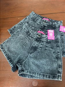 Short Jeans Feminino Cintura Alta Preto Estonado Com Barra Com Pregas Frontais| 100% Algodão (Sem Elastano)