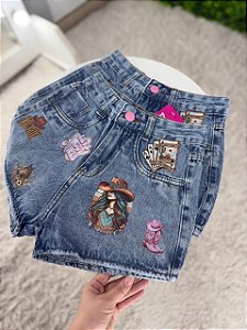 Short Jeans Boiadeira Cintura Alta Com Barra e Aplicações DTF | Lavagem Clara | Sem Elastano