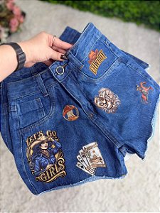 Short Jeans Feminino Country Boiadeira Cintura Alta Com Barra Costurada e aplicações em DTF