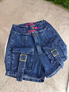 Short Jeans Cargo Feminino Cintura Alta com Fivela - Sem elastano