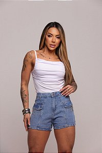 Short Jeans Feminino Cintura Alta Casual com Strass e Franjas de Brilho Na Lapela e Barra