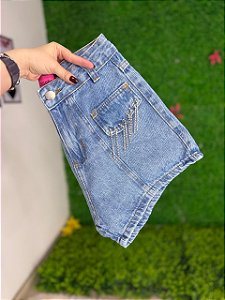 Short Jeans Feminino Cintura Alta Casual com Strass e Franjas de Brilho Na Lapela e Barra