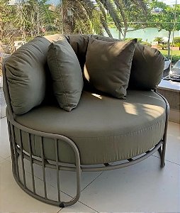 CHAISE