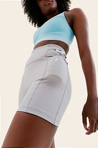 SHORT DE COMPRESSÃO COM MULTIBOLSOS LIVRE TOTAL EMANA NÉVOA