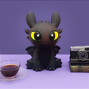 Luminária de Mesa Dragão Banguela Polietileno 29x20x17cm | Usare 2966