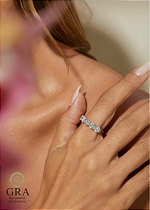 Anel Meia Aliança Lapidação Brilhante com Moissanites