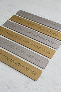 Placa Espelhada - O Amor Tem Cheiro De Abraço Teu