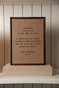 Quadro Em Couro - Arrepia Onde Mora O Que...