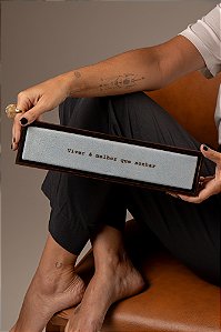 Quadro Régua em Camurça Azul - Viver é melhor que sonhar