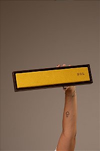 Quadro Régua em Camurça Amarela - Sol