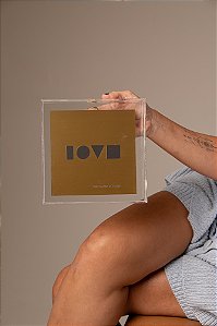 Quadro com Placa Escovada - LOVE