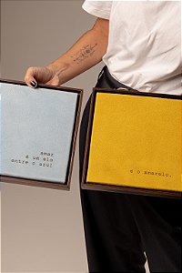 Duplo Quadro em Camurça - Amar é um elo entre o azul e o amarelo