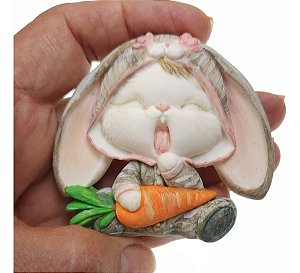 Molde De Silicone: Coelhinha com Cenoura - 7,0 x 6,0 cm