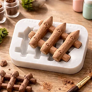 Molde De Silicone: Cerca de Madeira - 3,5 x 5,5 cm
