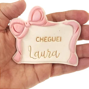 Cortador de Biscoito: Plaquinha "Cheguei" - 7,0 x 8,0 cm