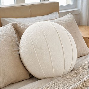 ALMOFADA REDONDA COMPLETA TECIDO BOUCLE COM REFIL COR BEGE CRU 43CM