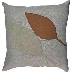 CAPA DE ALMOFADA LINHO COM APLICACAO COURO CARAMELO 50X50 CM