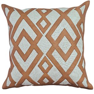 CAPA DE ALMOFADA LINHO COM APLICACAO COURO CARAMELO 45x45CM