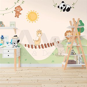 Papel de parede - Safari com animais atravessando em ponte de madeira sob montanha com grama verde e macaco e panda pendurados em fundo bege