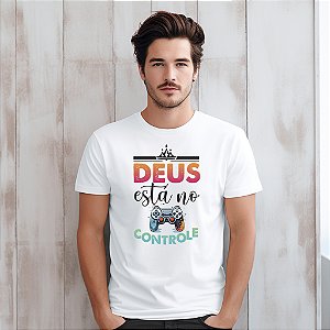 Camisetas personalizadas com imagem "Deus No Controle" com impressão de alta qualidade nos tamanhos P, M, G, GG e XG